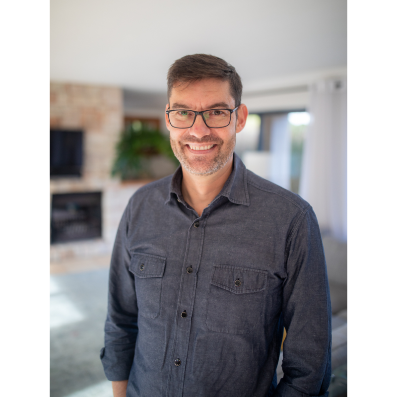KOBUS MEYBURGH
LEGO® SERIOUS PLAY® Facilitator:  

I'm passionate about continued growth and I use the LSP method in the Identity Creative Playshop to help you explore new insights and possibilities in a fun way.